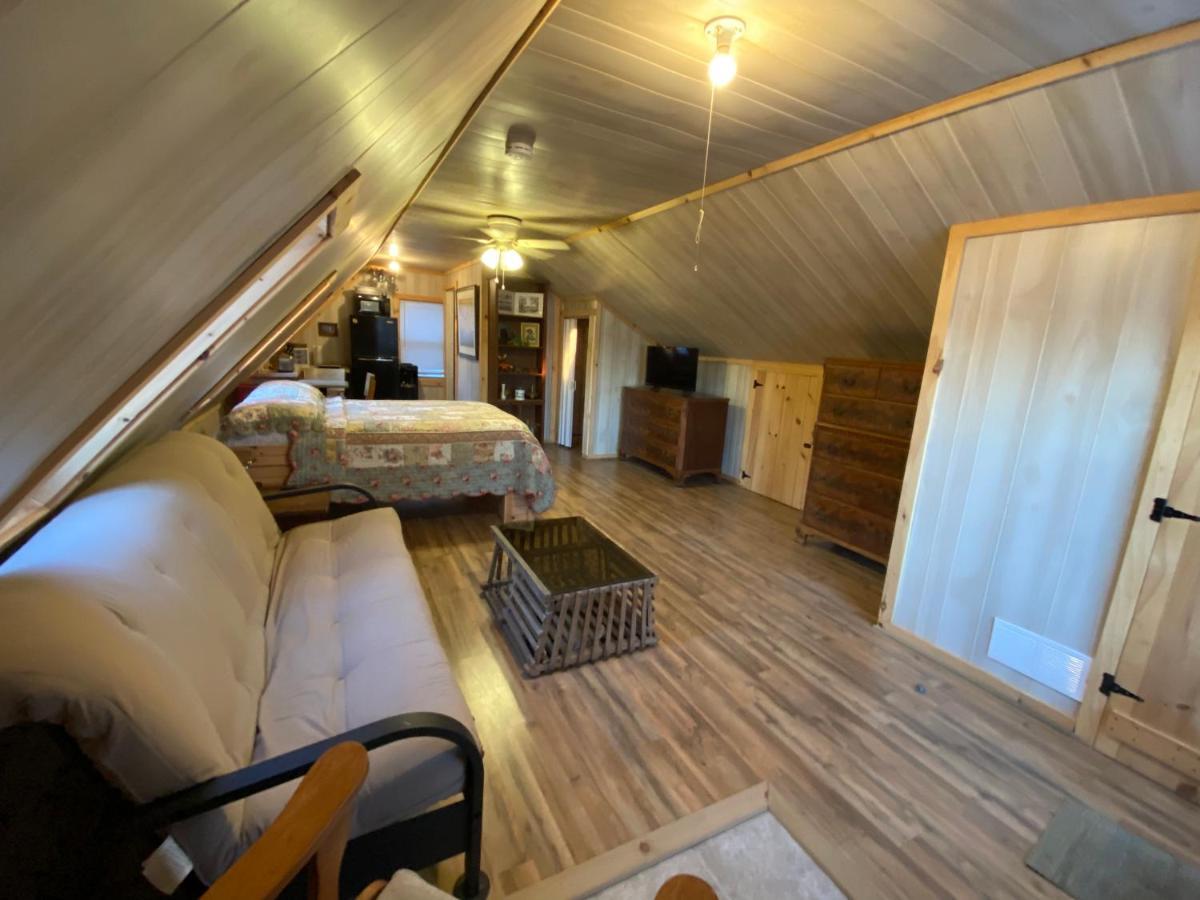 Charming Studio In-Law On Great East Lake Acton 외부 사진